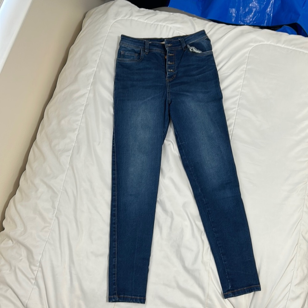 Ultra high rise skinny